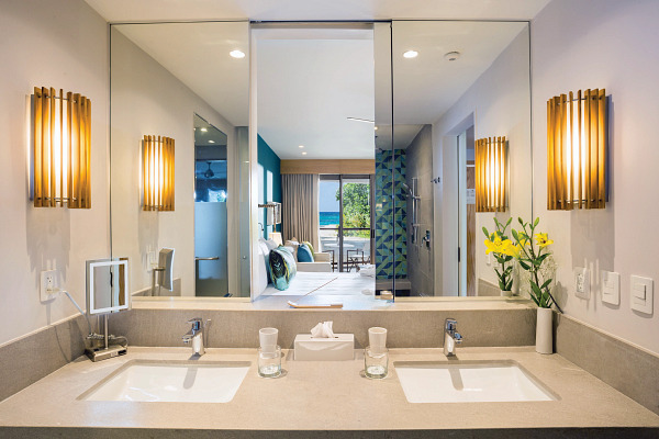 Junior Suite Partial Ocean View- bathroom