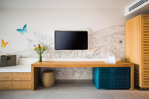 DRENA-PC-JR-JR-Desk-AP.jpg